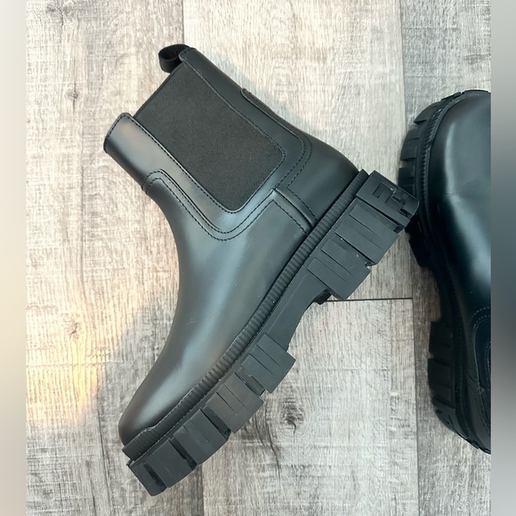Fendi Black Leather Logo Platform Boots Size 38. - Picture 9 of 11